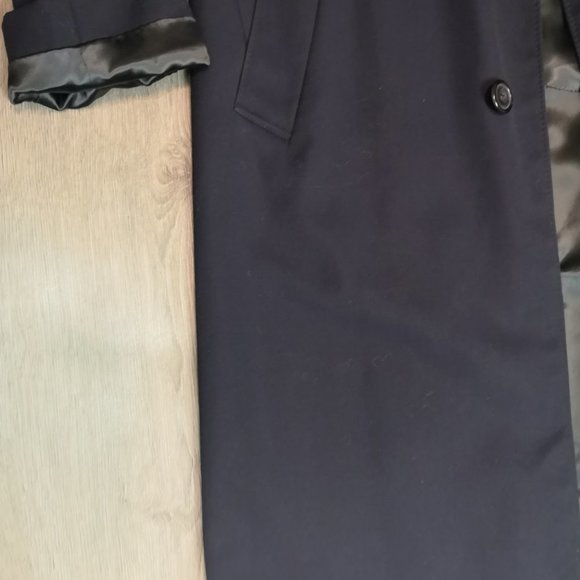 90S Vintage Aquascutum Oversized Long Sleeve Trench Coat | TheStyleMinr.com - Picture 3 of 11